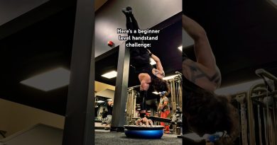 It’s easy don’t worry #gym #motivation #workout #fitness #calisthenics #onearmhandstand